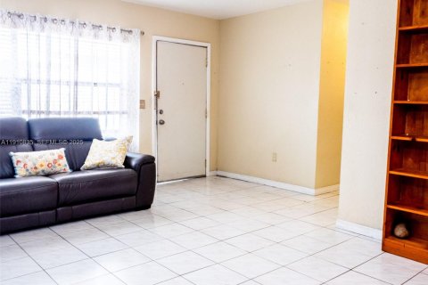 Condominio en venta en Miami, Florida, 2 dormitorios, 79.52 m2 № 1987681 - foto 5