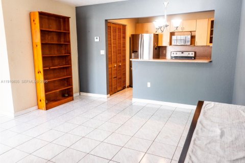 Condominio en venta en Miami, Florida, 2 dormitorios, 79.52 m2 № 1987681 - foto 4