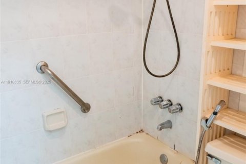 Condominio en venta en Miami, Florida, 2 dormitorios, 79.52 m2 № 1987681 - foto 10