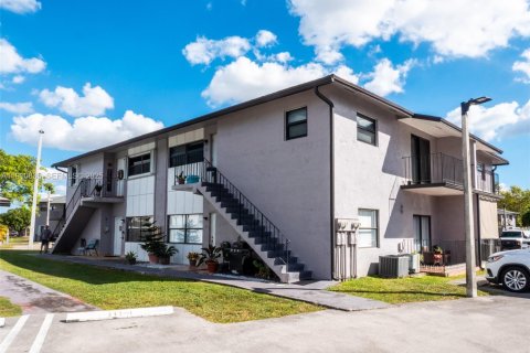 Condominio en venta en Miami, Florida, 2 dormitorios, 79.52 m2 № 1987681 - foto 12