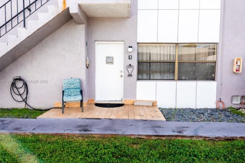 Condominio en venta en Miami, Florida, 2 dormitorios, 79.52 m2 № 1987681 - foto 11