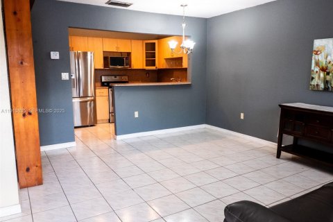 Condominio en venta en Miami, Florida, 2 dormitorios, 79.52 m2 № 1987681 - foto 3