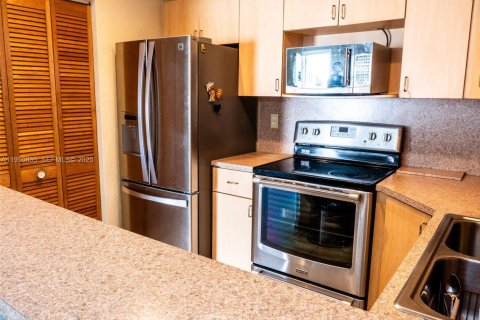 Condominio en venta en Miami, Florida, 2 dormitorios, 79.52 m2 № 1987681 - foto 2