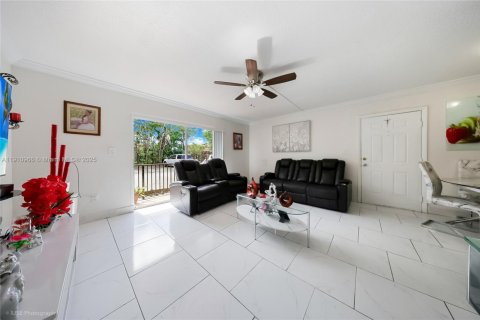 Купить кондоминиум в Хайалиа, Флорида 2 спальни, 72.46м2, № 1966168 - фото 2