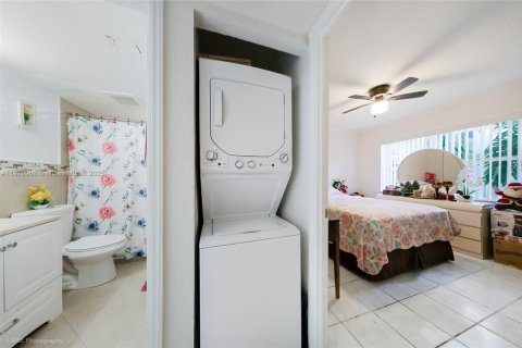 Купить кондоминиум в Хайалиа, Флорида 2 спальни, 72.46м2, № 1966168 - фото 8