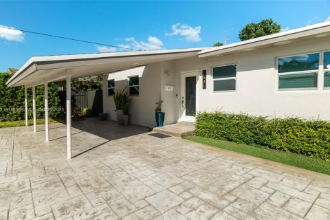 Villa ou maison à vendre à Miami Gardens, Floride: 3 chambres, 161.65 m2 № 1974107 - photo 5