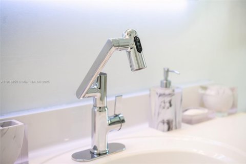 Villa ou maison à vendre à Miami Gardens, Floride: 3 chambres, 161.65 m2 № 1974107 - photo 22