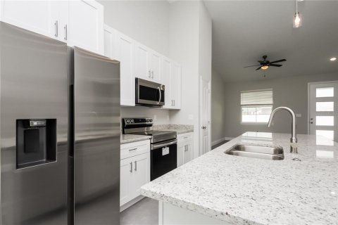 House in Kissimmee, Florida 4 bedrooms, 169.64 sq.m. № 2277654 - photo 4