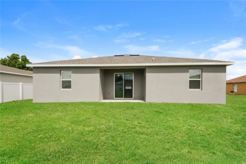 House in Kissimmee, Florida 4 bedrooms, 169.64 sq.m. № 2277654 - photo 15