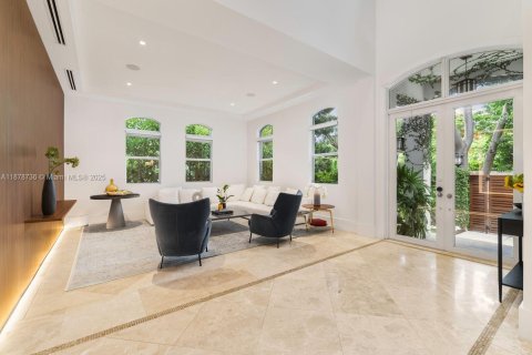 House in Miami, Florida 4 bedrooms, 413.88 sq.m. № 1927660 - photo 2