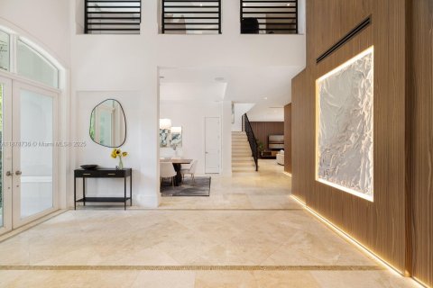 House in Miami, Florida 4 bedrooms, 413.88 sq.m. № 1927660 - photo 4