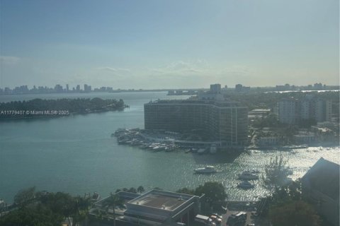 Condo in Miami Beach, Florida, 1 bedroom  № 1868742 - photo 23