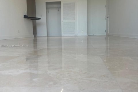 Condo in Miami Beach, Florida, 1 bedroom  № 1868742 - photo 28