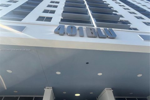Condo in Miami Beach, Florida, 1 bedroom  № 1868742 - photo 2
