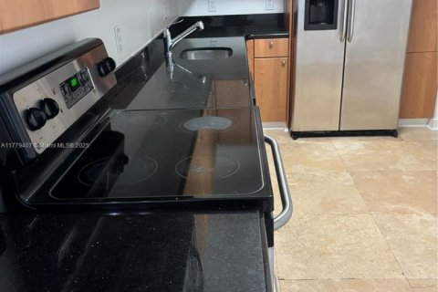 Condo in Miami Beach, Florida, 1 bedroom  № 1868742 - photo 11