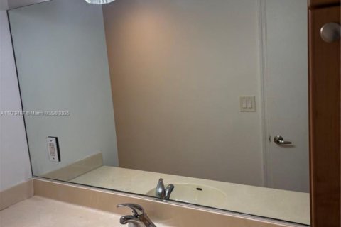 Condo in Miami Beach, Florida, 1 bedroom  № 1868742 - photo 5