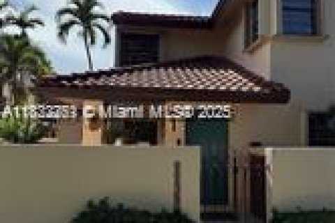 Touwnhouse à vendre à Miami, Floride: 3 chambres, 122.63 m2 № 1809279 - photo 13