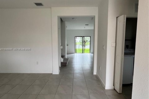 Townhouse in Miami, Florida 3 bedrooms, 124.02 sq.m. № 1994595 - photo 6