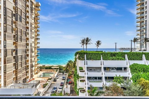 Condominio en alquiler en Miami Beach, Florida, 2 dormitorios, 123.56 m2 № 2018915 - foto 5