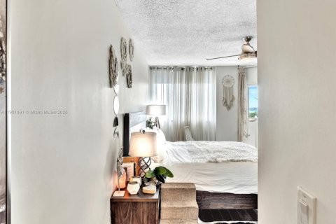 Condominio en alquiler en Miami Beach, Florida, 2 dormitorios, 123.56 m2 № 2018915 - foto 16