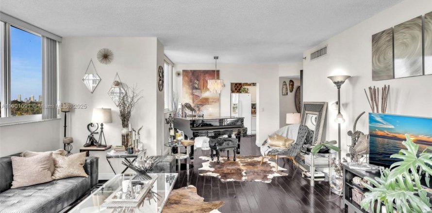 Condominio en Miami Beach, Florida, 2 dormitorios  № 2018915