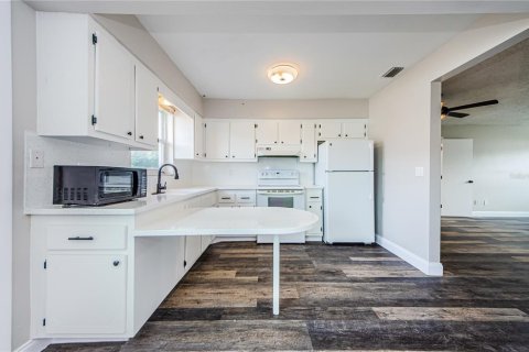 Villa ou maison à louer à Pinellas Park, Floride: 1 chambre, 83.8 m2 № 1881240 - photo 10