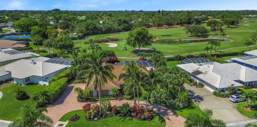 House in Atlantis, Florida 4 bedrooms, 255.67 sq.m. № 1186520