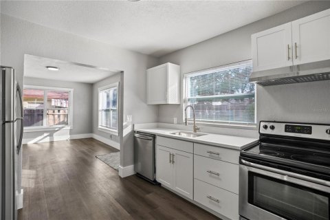 Immobilier commercial à vendre à Largo, Floride: 3 chambres, 78.6 m2 № 2314814 - photo 10