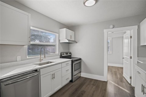 Immobilier commercial à vendre à Largo, Floride: 3 chambres, 78.6 m2 № 2314814 - photo 7