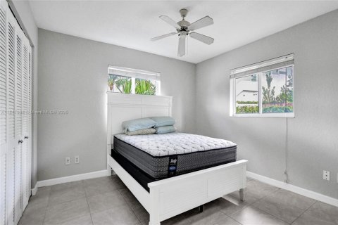 House in Pompano Beach, Florida 3 bedrooms, 173.26 sq.m. № 1849022 - photo 8