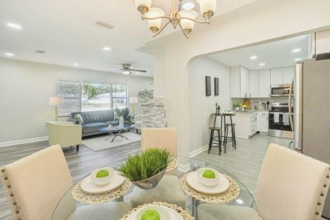Casa en venta en Largo, Florida, 4 dormitorios, 167.22 m2 № 1767176 - foto 4