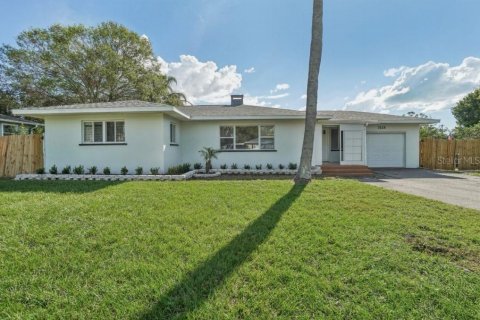 Casa en venta en Largo, Florida, 4 dormitorios, 167.22 m2 № 1767176 - foto 1
