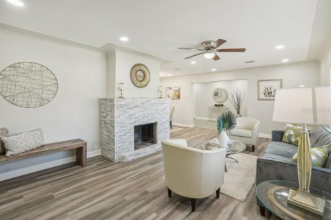 Casa en venta en Largo, Florida, 4 dormitorios, 167.22 m2 № 1767176 - foto 5