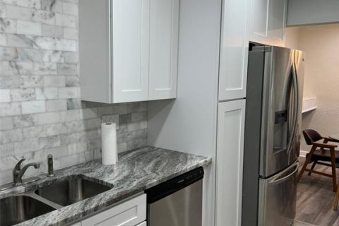 Casa en venta en Largo, Florida, 4 dormitorios, 167.22 m2 № 1767176 - foto 13