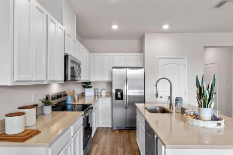 Townhouse in Davenport, Florida 3 bedrooms, 155.43 sq.m. № 1791404 - photo 7