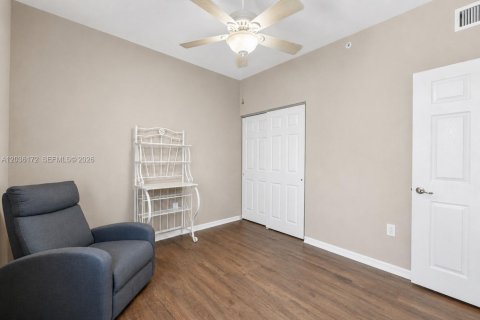 Condo in Tamarac, Florida, 2 bedrooms  № 2086207 - photo 13