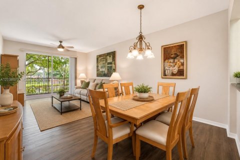 Condo in Tamarac, Florida, 2 bedrooms  № 2086207 - photo 4