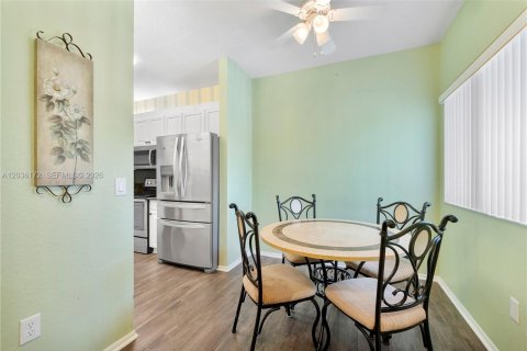 Condo in Tamarac, Florida, 2 bedrooms  № 2086207 - photo 26