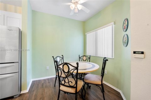 Condo in Tamarac, Florida, 2 bedrooms  № 2086207 - photo 25