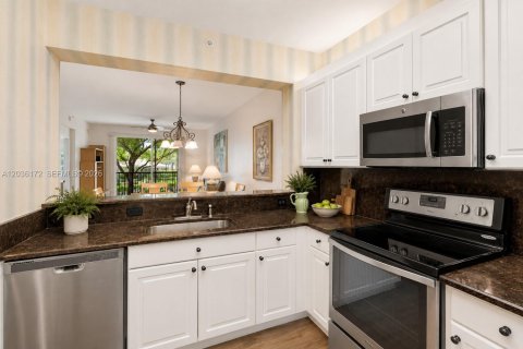 Condo in Tamarac, Florida, 2 bedrooms  № 2086207 - photo 2