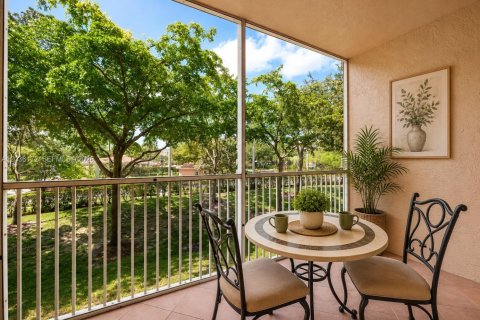 Condo in Tamarac, Florida, 2 bedrooms  № 2086207 - photo 10