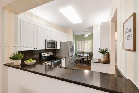 Condo in Tamarac, Florida, 2 bedrooms  № 2086207