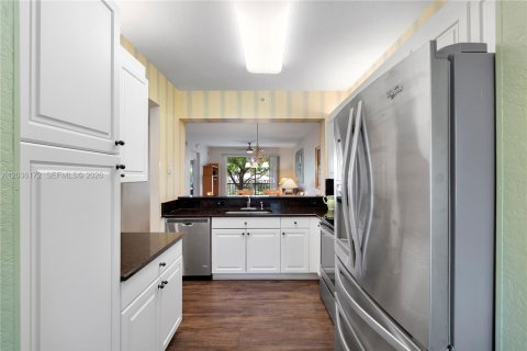 Condo in Tamarac, Florida, 2 bedrooms  № 2086207 - photo 27