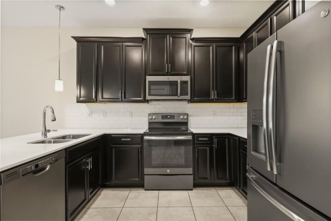 Touwnhouse à vendre à Kissimmee, Floride: 3 chambres, 166.95 m2 № 2207199 - photo 4