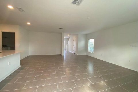 Casa en alquiler en Haines City, Florida, 5 dormitorios, 205.78 m2 № 1914073 - foto 5