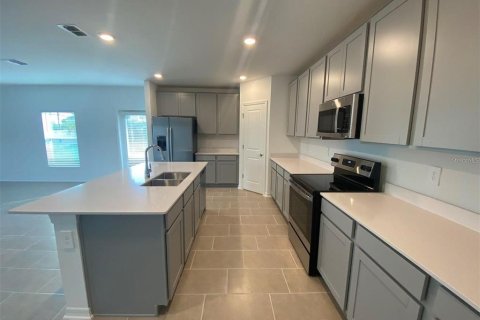 Casa en alquiler en Haines City, Florida, 5 dormitorios, 205.78 m2 № 1914073 - foto 3