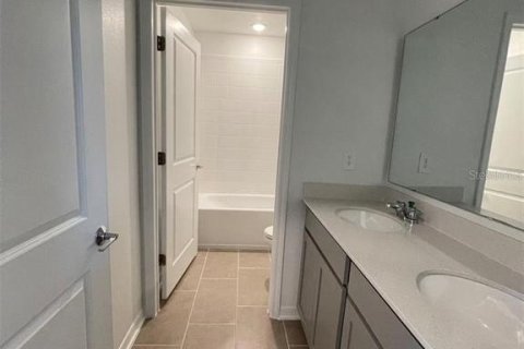 Casa en alquiler en Haines City, Florida, 5 dormitorios, 205.78 m2 № 1914073 - foto 14