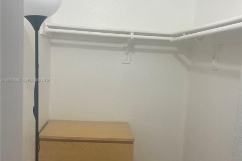 Appartement à louer à Hialeah, Floride: 1 chambre, 35.49 m2 № 2292522 - photo 3