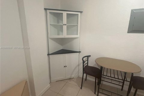 Appartement à louer à Hialeah, Floride: 1 chambre, 35.49 m2 № 2292522 - photo 7