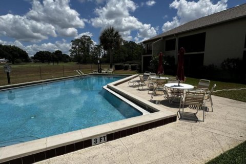 Condo in Sebring, Florida, 2 bedrooms  № 1160713 - photo 1